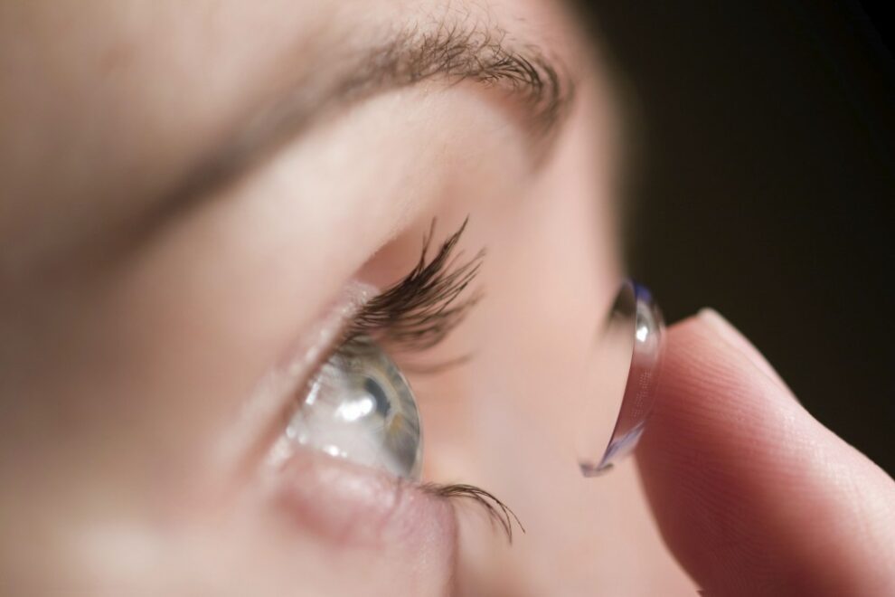 Contact lens on finger tip